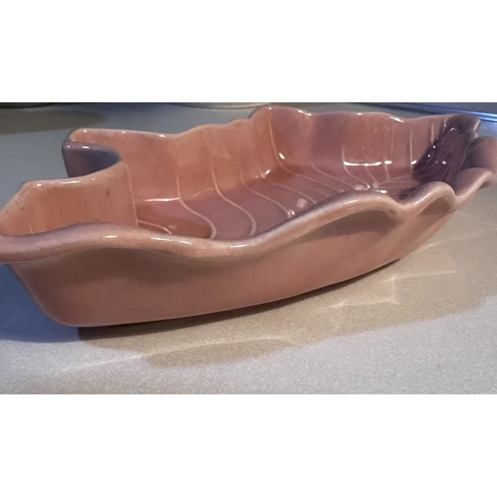Vtg USA Pottery Pink Ceramic Leaf Shaped Decorative Midcentury Modern Dish